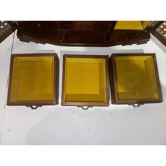 Large Vintage Jewerly Box - Picture 3 of 16